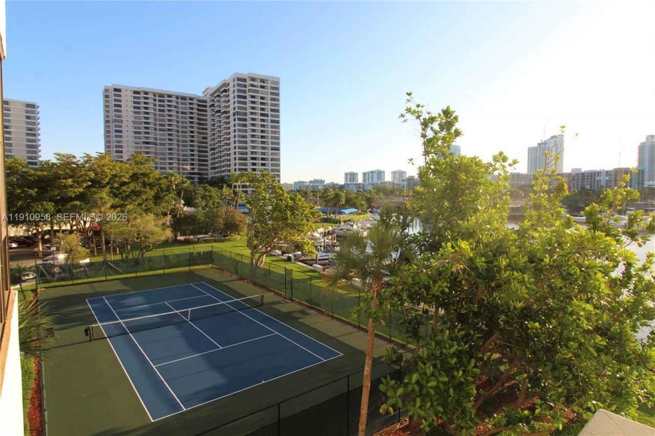 500 Three Islands Blvd, Unit 308, Hallandale Beach, FL 33009 Photo