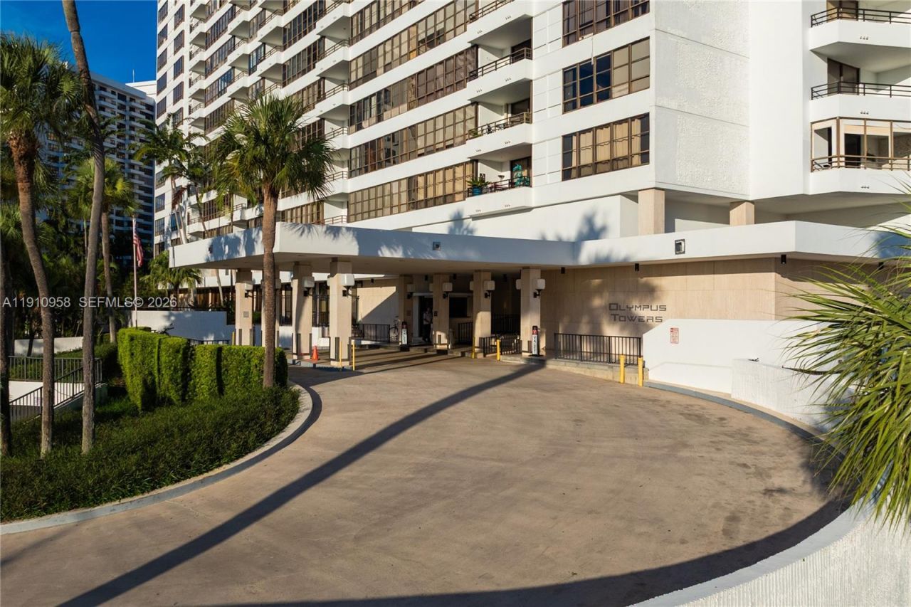 500 Three Islands Blvd, Unit 308, Hallandale Beach, FL 33009 Photo
