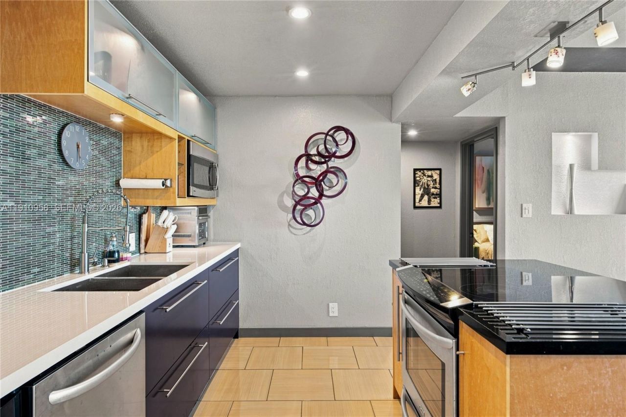500 Three Islands Blvd, Unit 308, Hallandale Beach, FL 33009 Photo