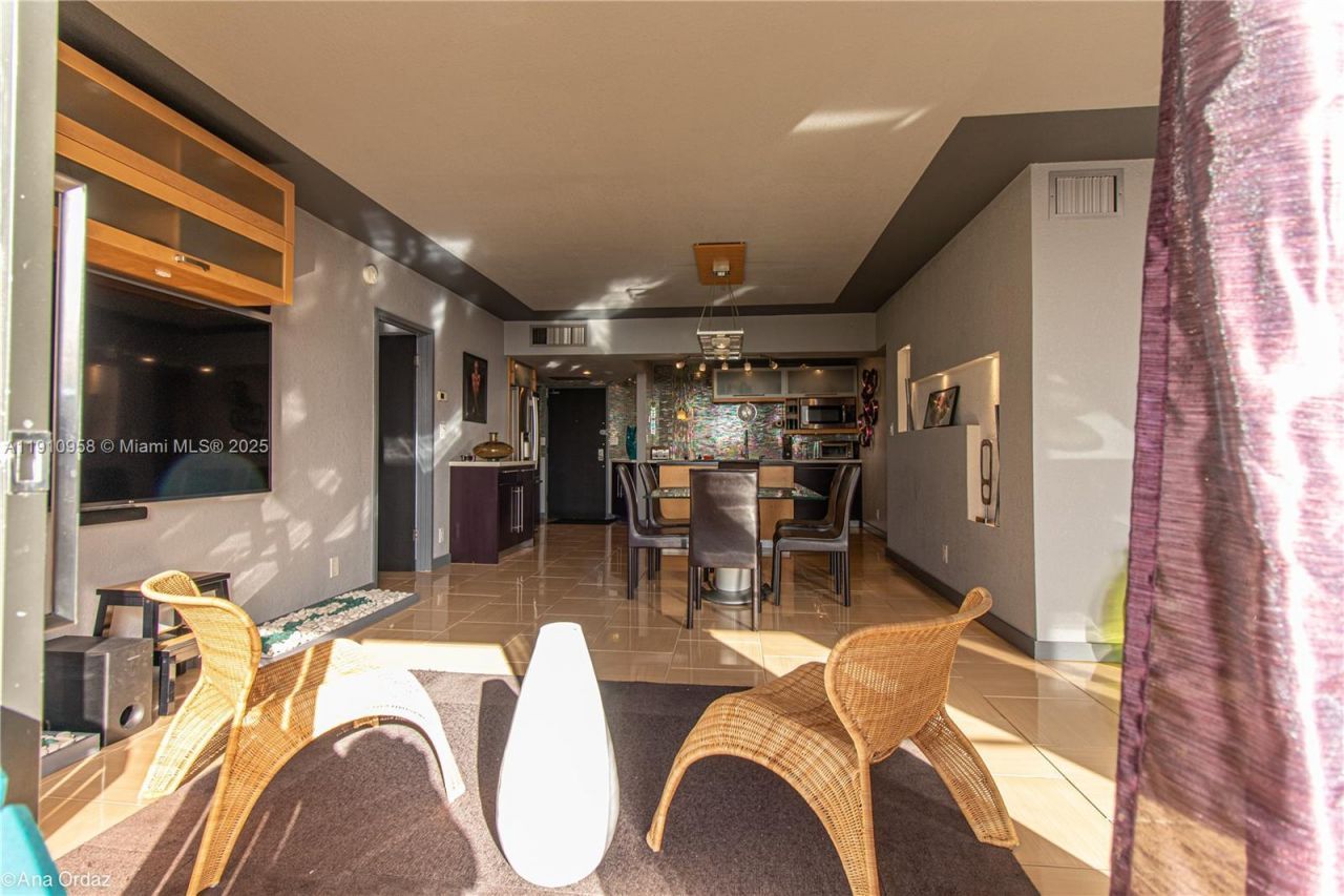 500 Three Islands Blvd, Unit 308, Hallandale Beach, FL 33009 Photo