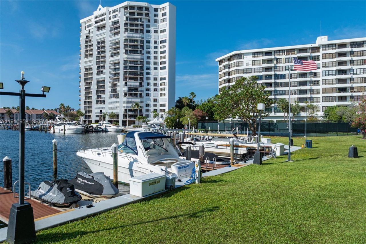 500 Three Islands Blvd, Unit 308, Hallandale Beach, FL 33009 Photo
