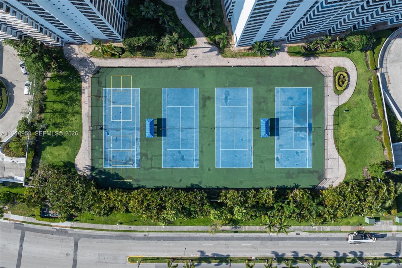 500 Three Islands Blvd, Unit 308, Hallandale Beach, FL 33009 Photo