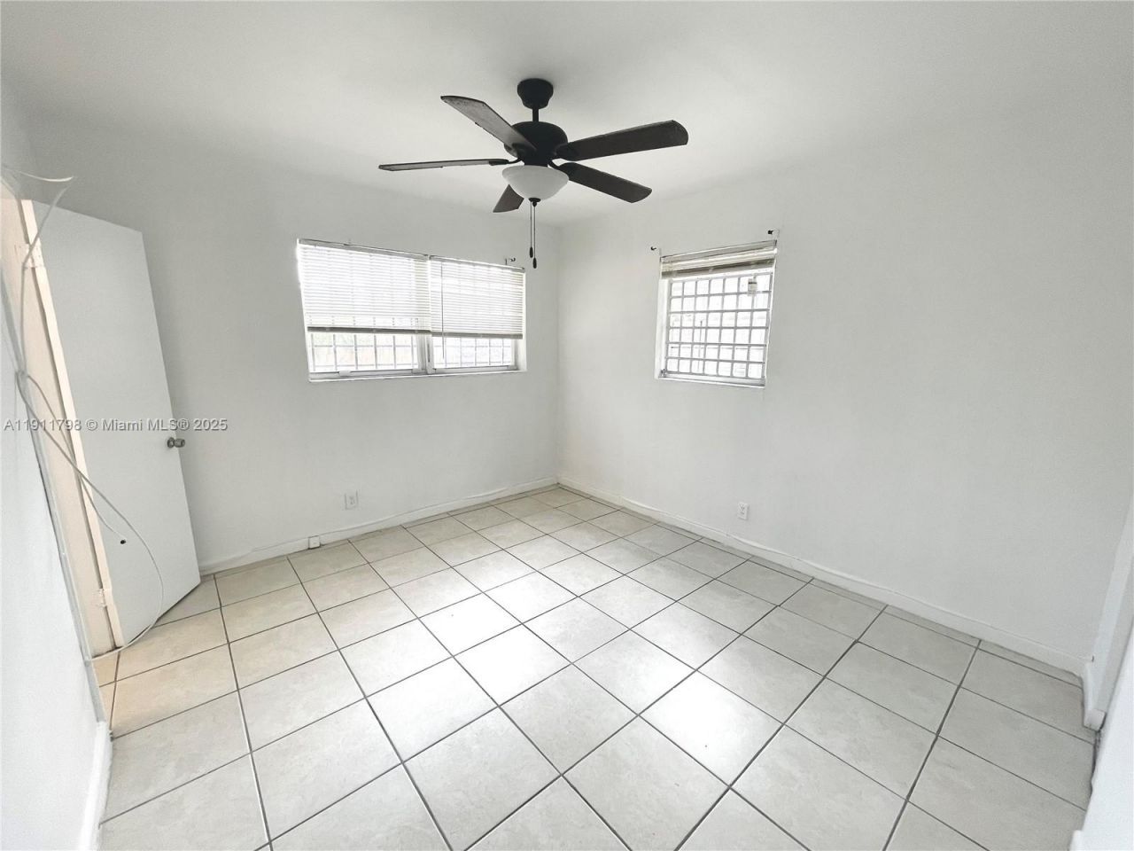 823-825 NW 9th St, Hallandale Beach, FL 33009 Photo