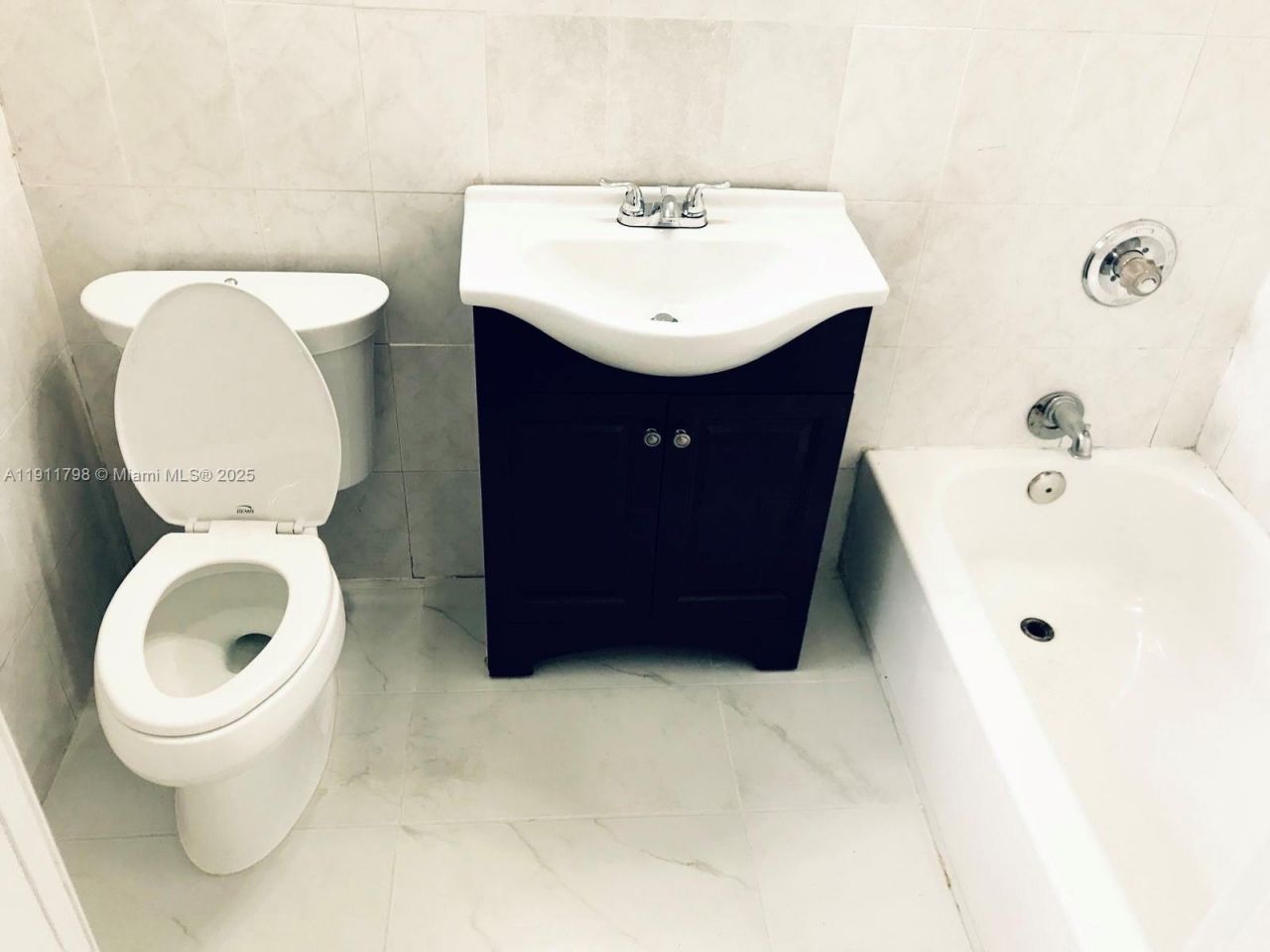 823-825 NW 9th St, Hallandale Beach, FL 33009 Photo