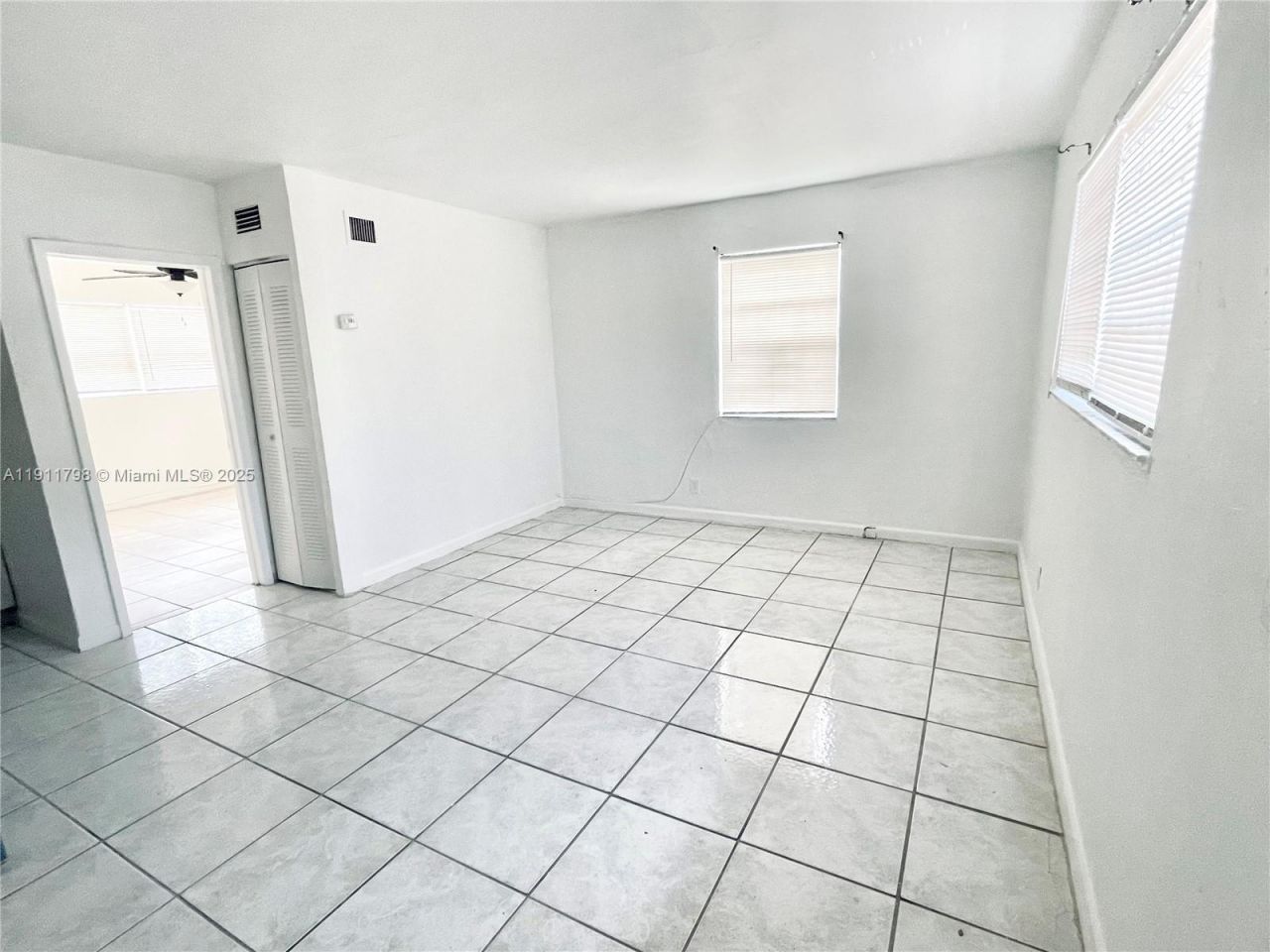 823-825 NW 9th St, Hallandale Beach, FL 33009 Photo