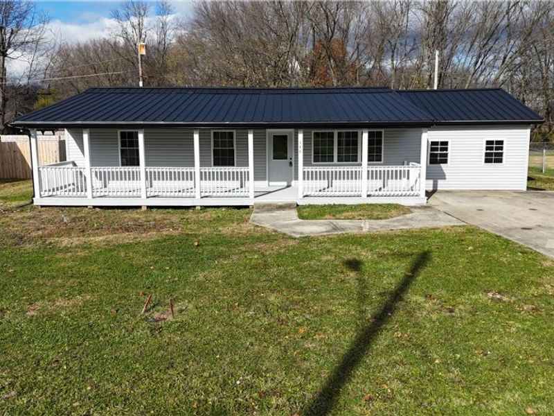 148 4th Street, Frazeysburg, OH 43822 Photo 1