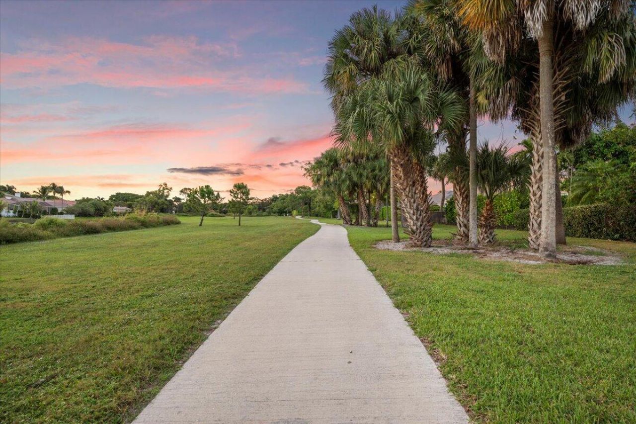 2951 Twin Oaks Way, Wellington, FL 33414 Photo