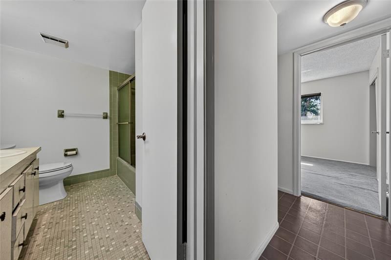 6400 NW 34th Avenue, Fort Lauderdale, FL 33309 Photo