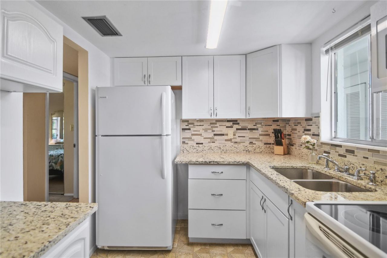 1867 Restful Drive, Unit L-22, Bradenton, FL 34207 Photo