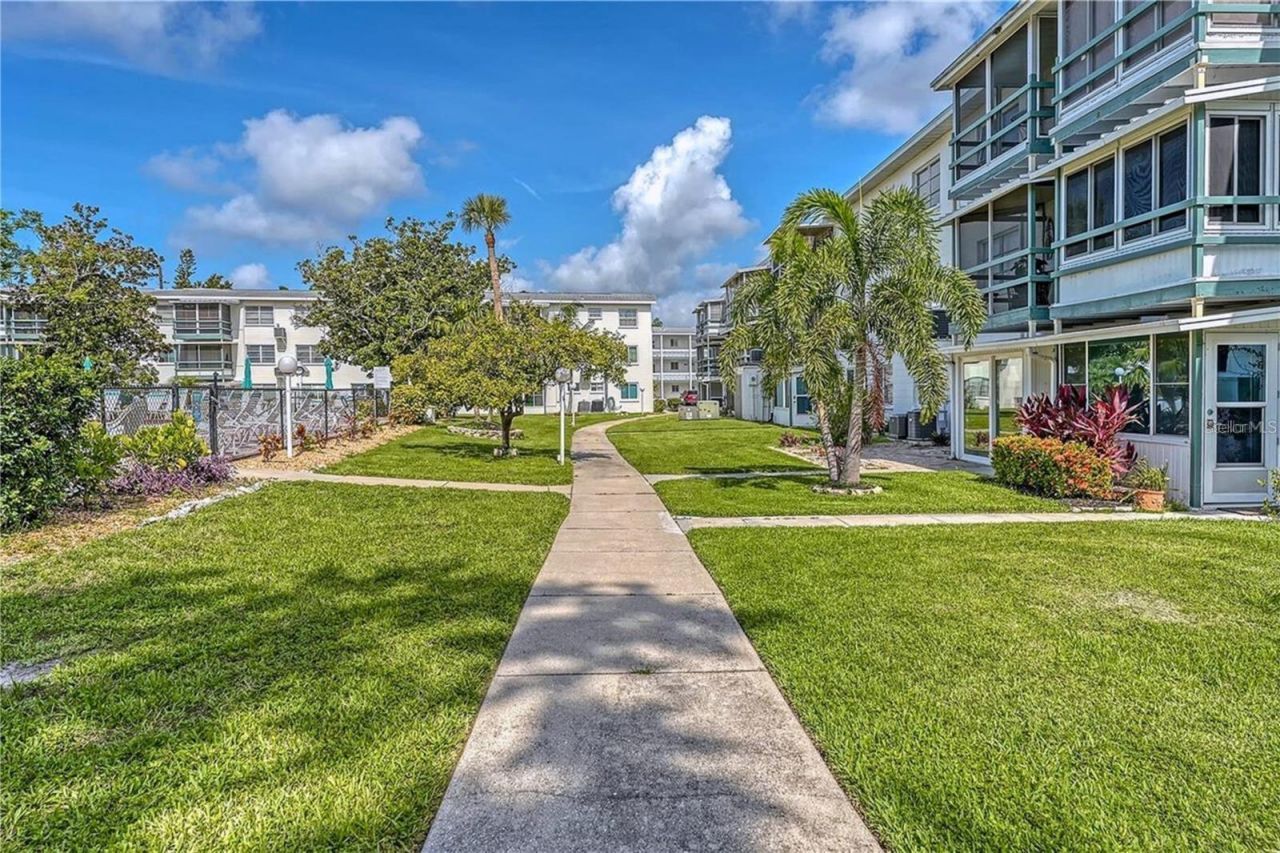 1867 Restful Drive, Unit L-22, Bradenton, FL 34207 Photo