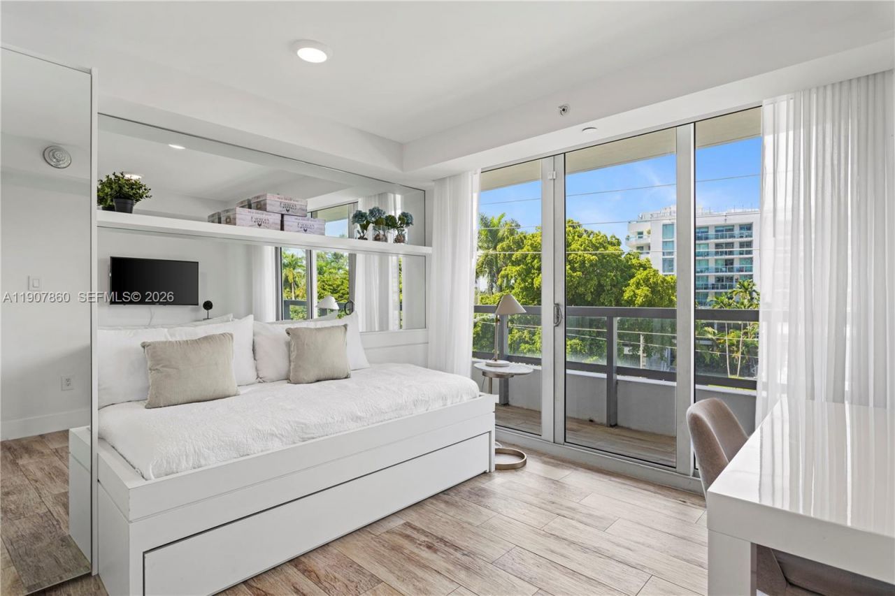 9261 E Bay Harbor Dr, Unit 407, Bay Harbor Islands, FL 33154 Photo