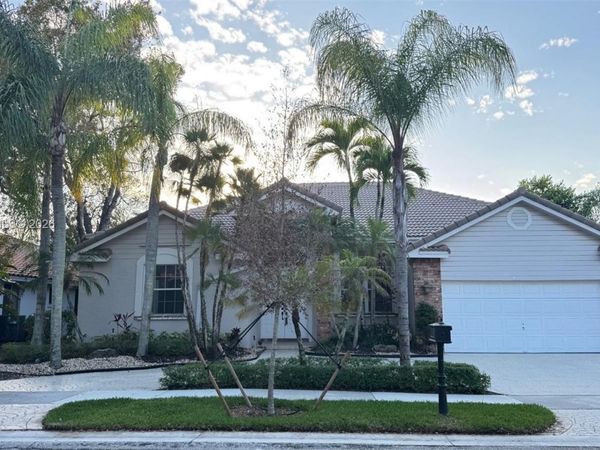 2611 Oakbrook Ln, Weston, FL 33332