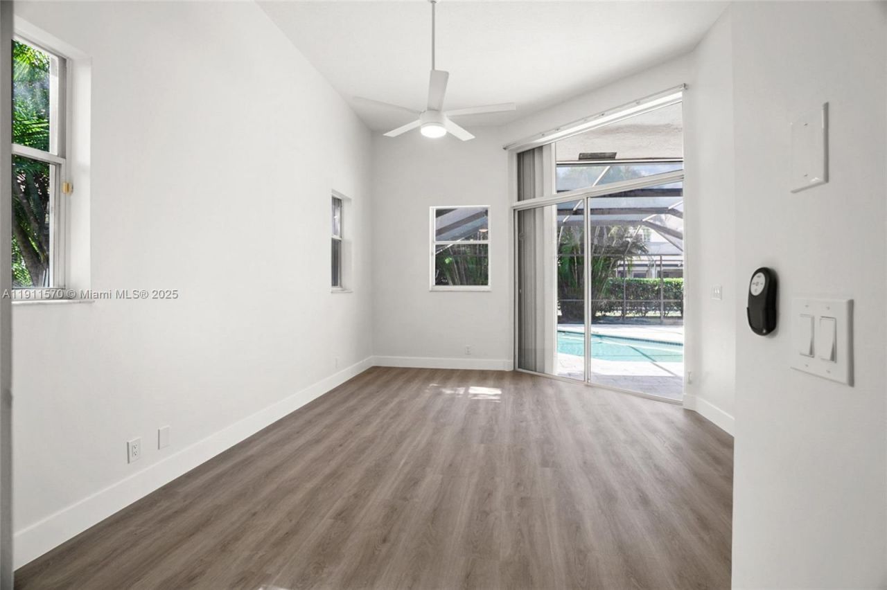 2611 Oakbrook Ln, Weston, FL 33332 Photo