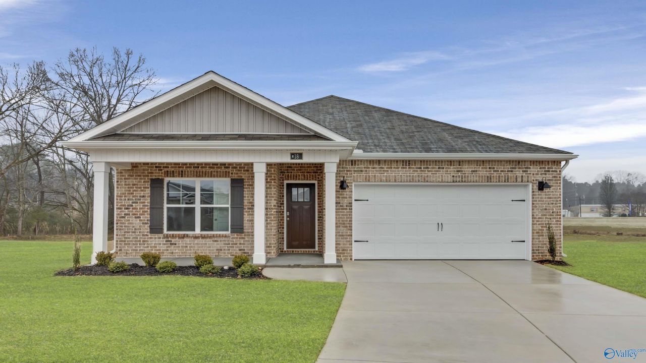 18 Moon Drive, Scottsboro, AL 35769 Main Photo