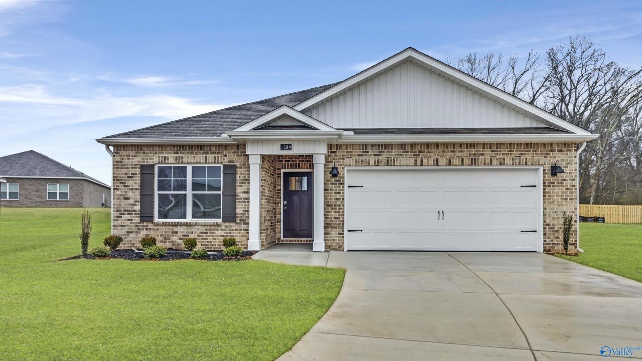 19 Moon Drive, Scottsboro, AL 35769 Main Photo