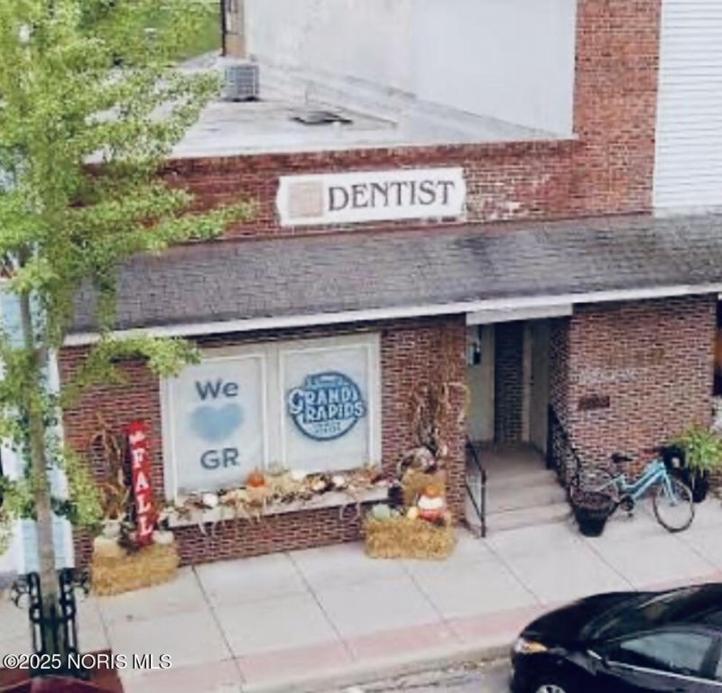 24163 Front Street, Grand Rapids, OH 43522 Main Photo