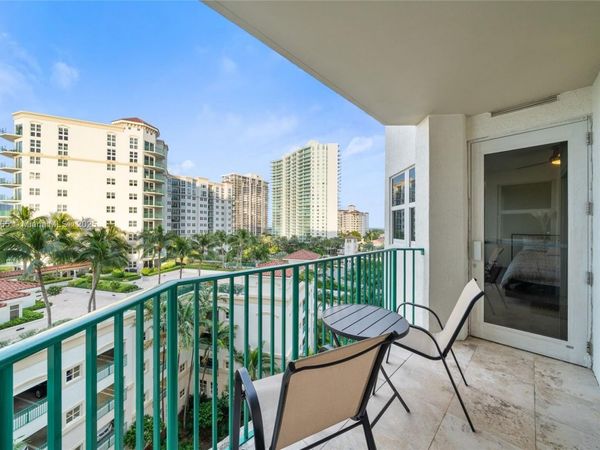 19900 E Country Club Dr, Unit 816, Aventura, FL 33180
