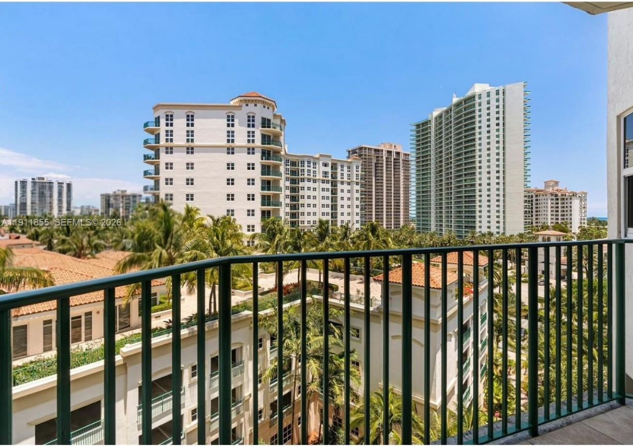 19900 E Country Club Dr, Unit 816, Aventura, FL 33180 Photo