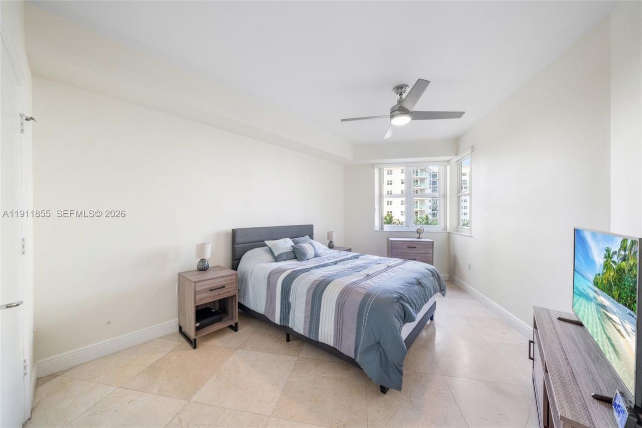 19900 E Country Club Dr, Unit 816, Aventura, FL 33180 Photo