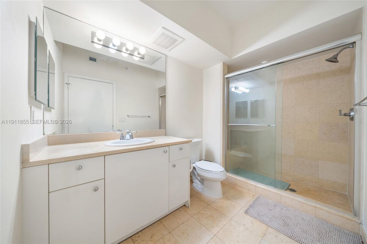 19900 E Country Club Dr, Unit 816, Aventura, FL 33180 Photo