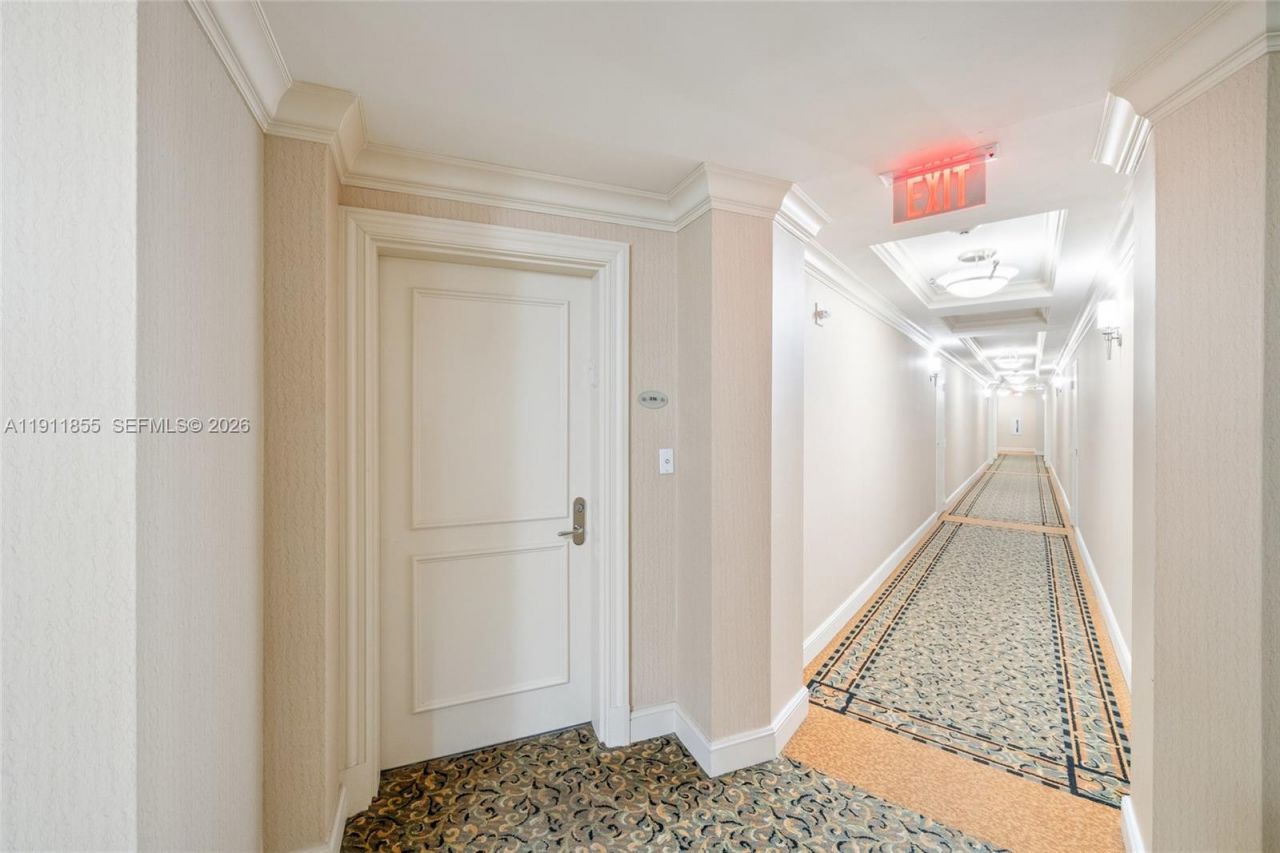 19900 E Country Club Dr, Unit 816, Aventura, FL 33180 Photo