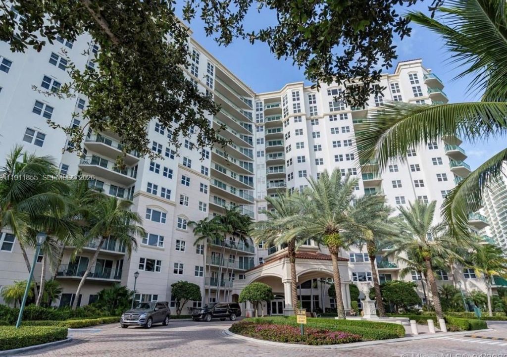 19900 E Country Club Dr, Unit 816, Aventura, FL 33180 Photo