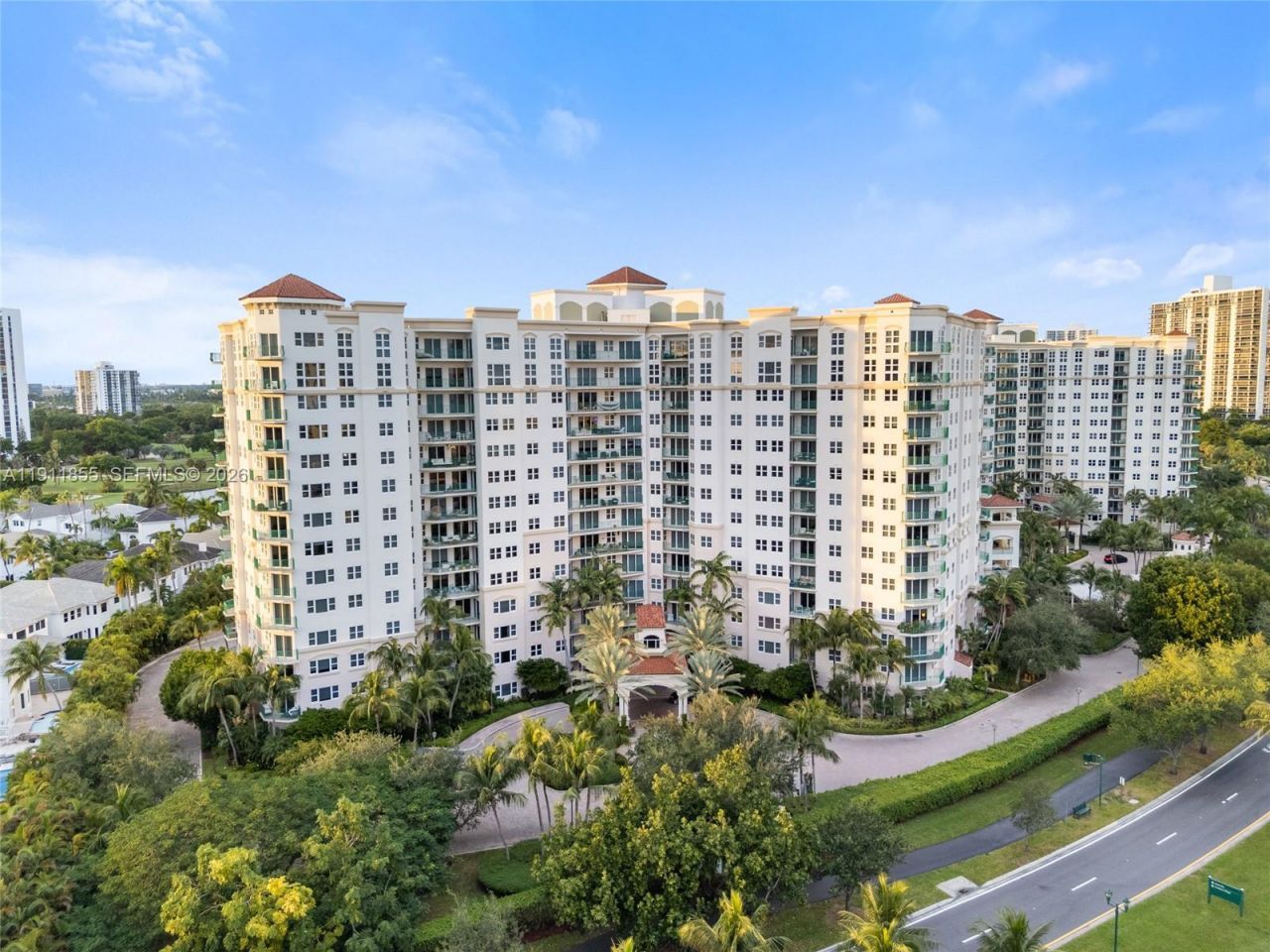 19900 E Country Club Dr, Unit 816, Aventura, FL 33180 Photo