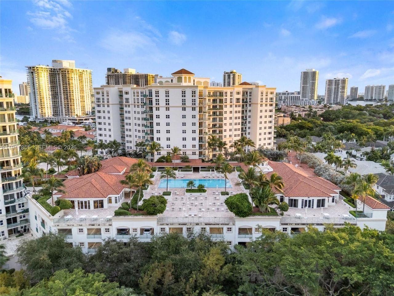 19900 E Country Club Dr, Unit 816, Aventura, FL 33180 Photo
