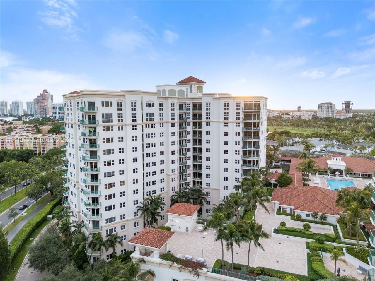 19900 E Country Club Dr, Unit 816, Aventura, FL 33180 Photo