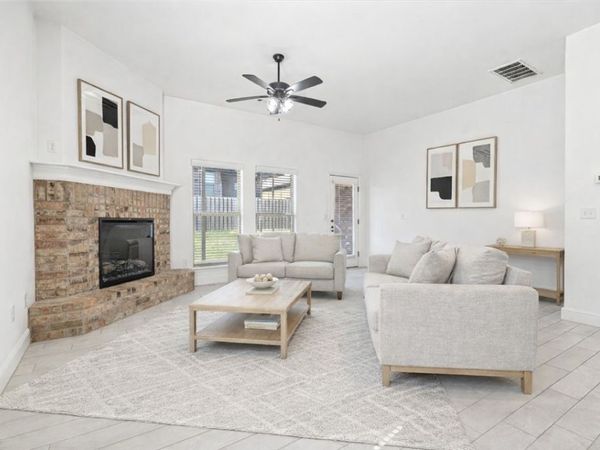 5909 NW Reynolds Street, Bentonville, AR 72713