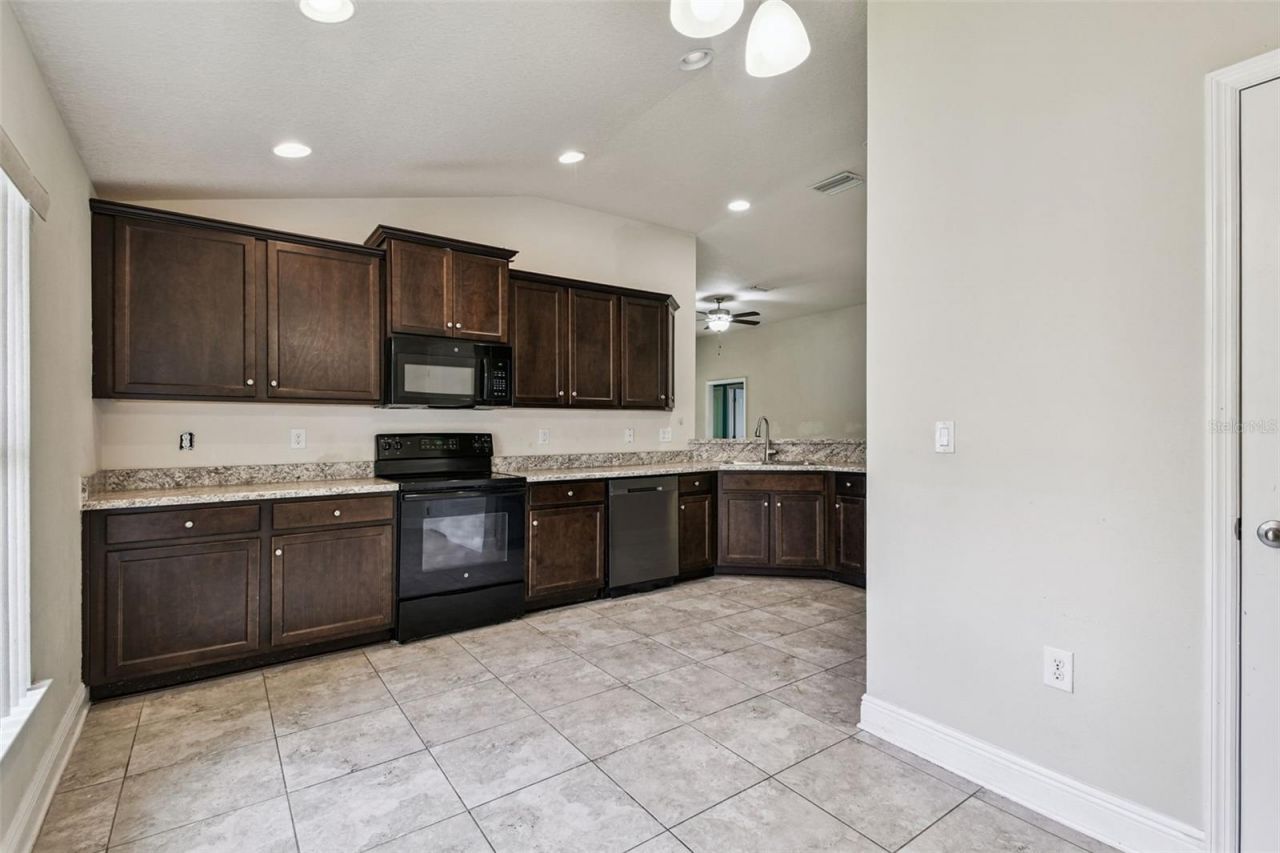 8910 52nd Avenue E, Palmetto, FL 34221 Photo