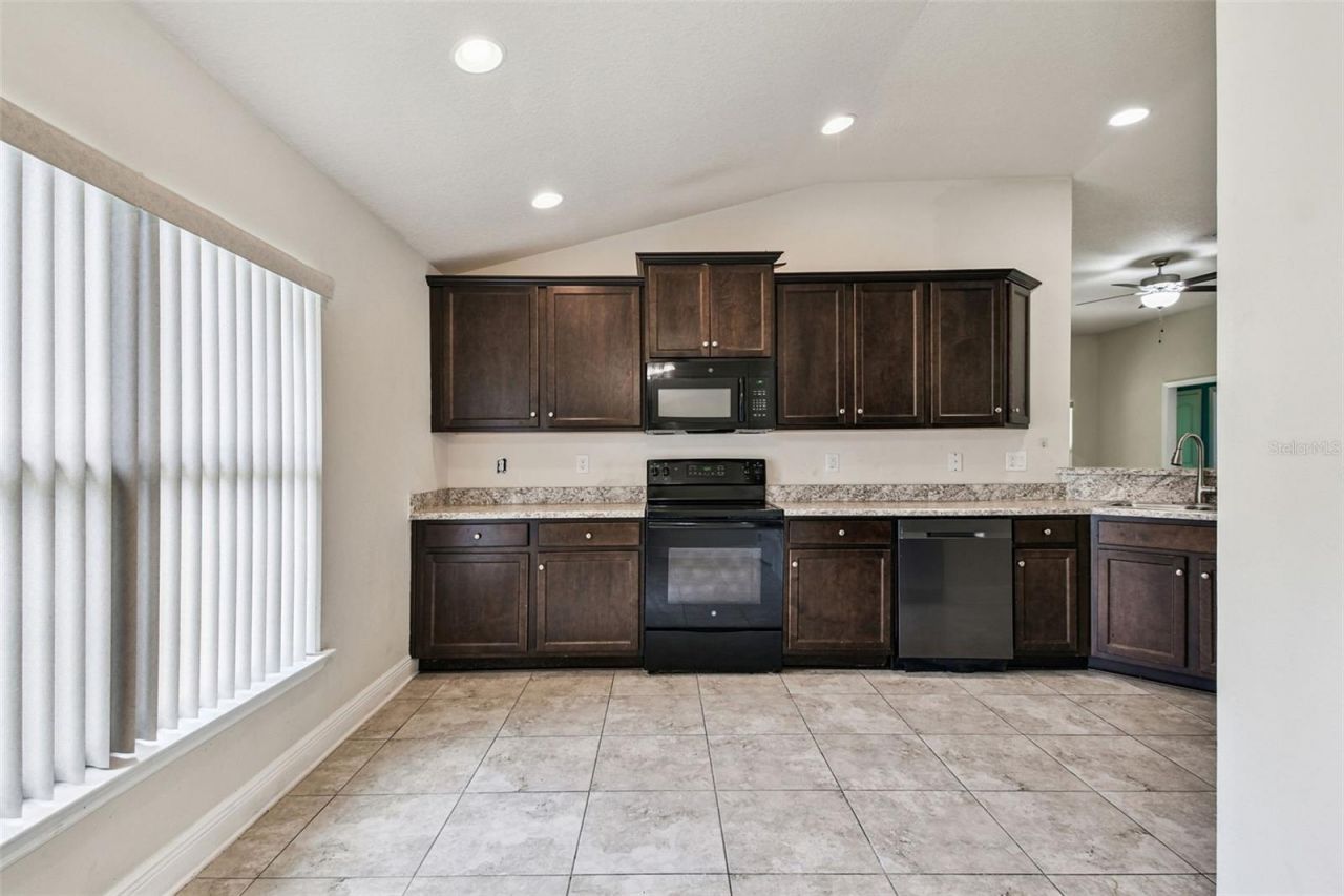 8910 52nd Avenue E, Palmetto, FL 34221 Photo