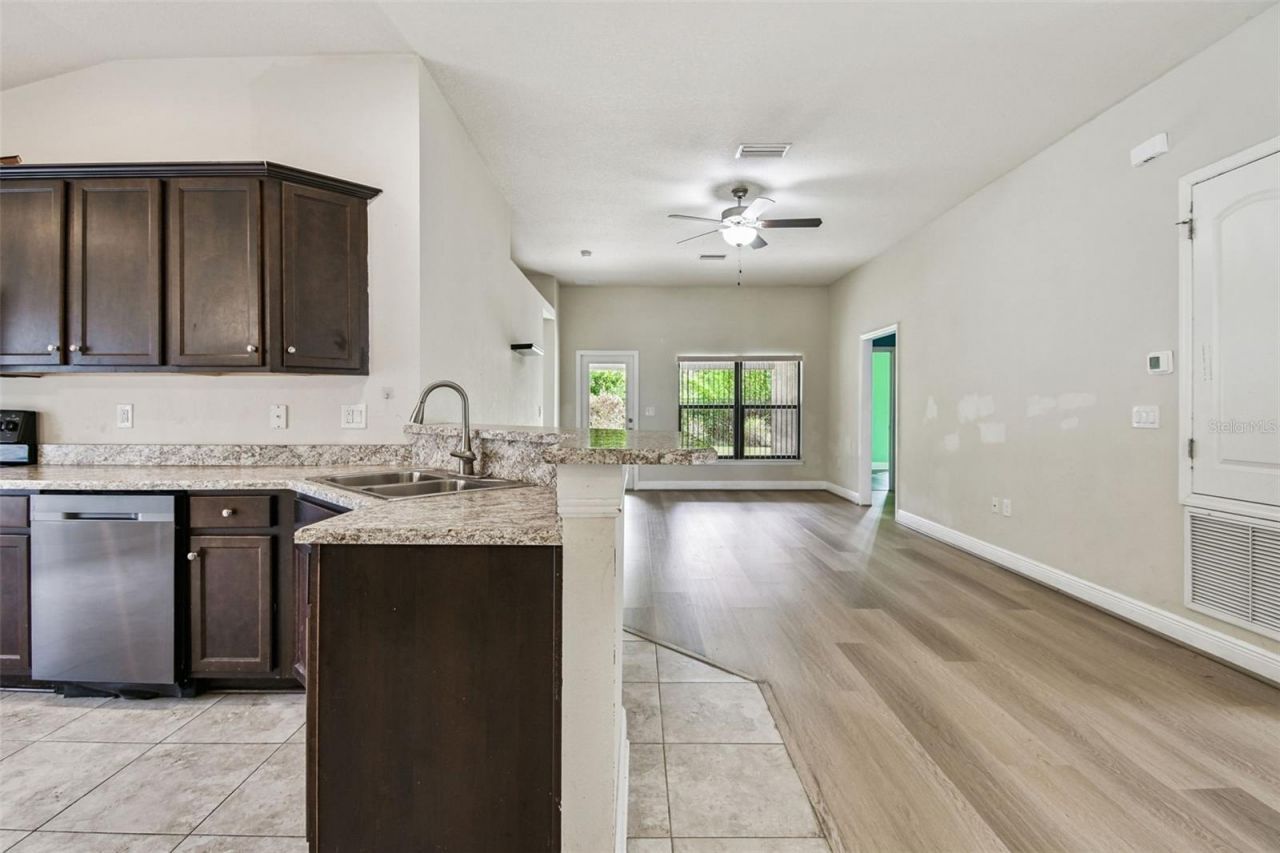 8910 52nd Avenue E, Palmetto, FL 34221 Photo