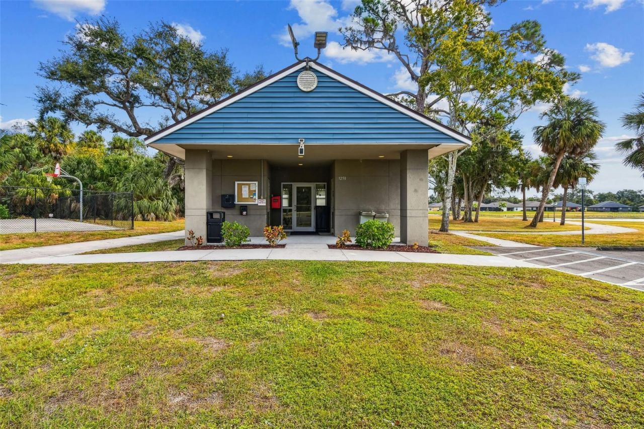 8910 52nd Avenue E, Palmetto, FL 34221 Photo