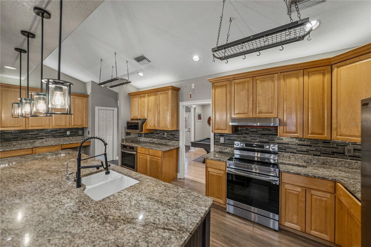 504 Covington Park Street, Seffner, FL 33584 Photo