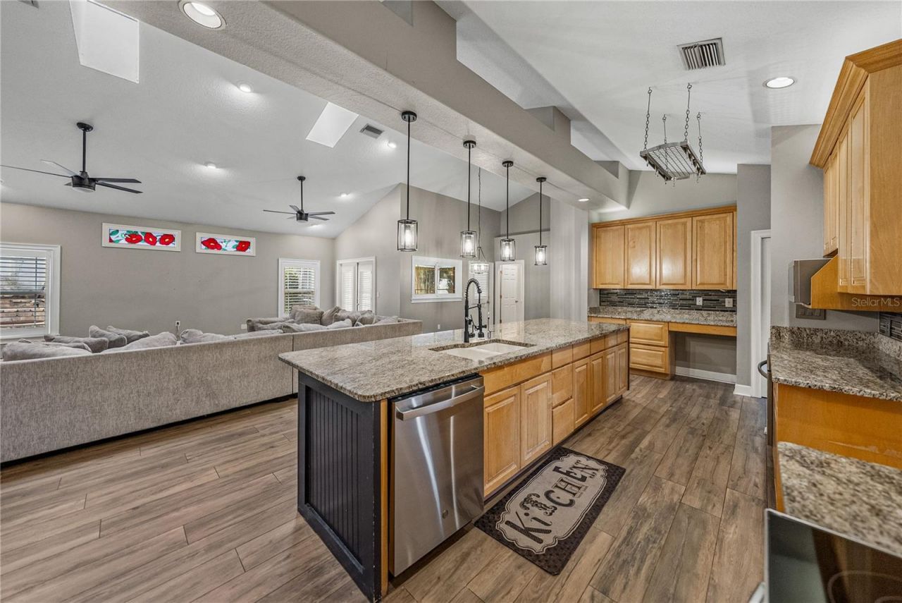 504 Covington Park Street, Seffner, FL 33584 Photo