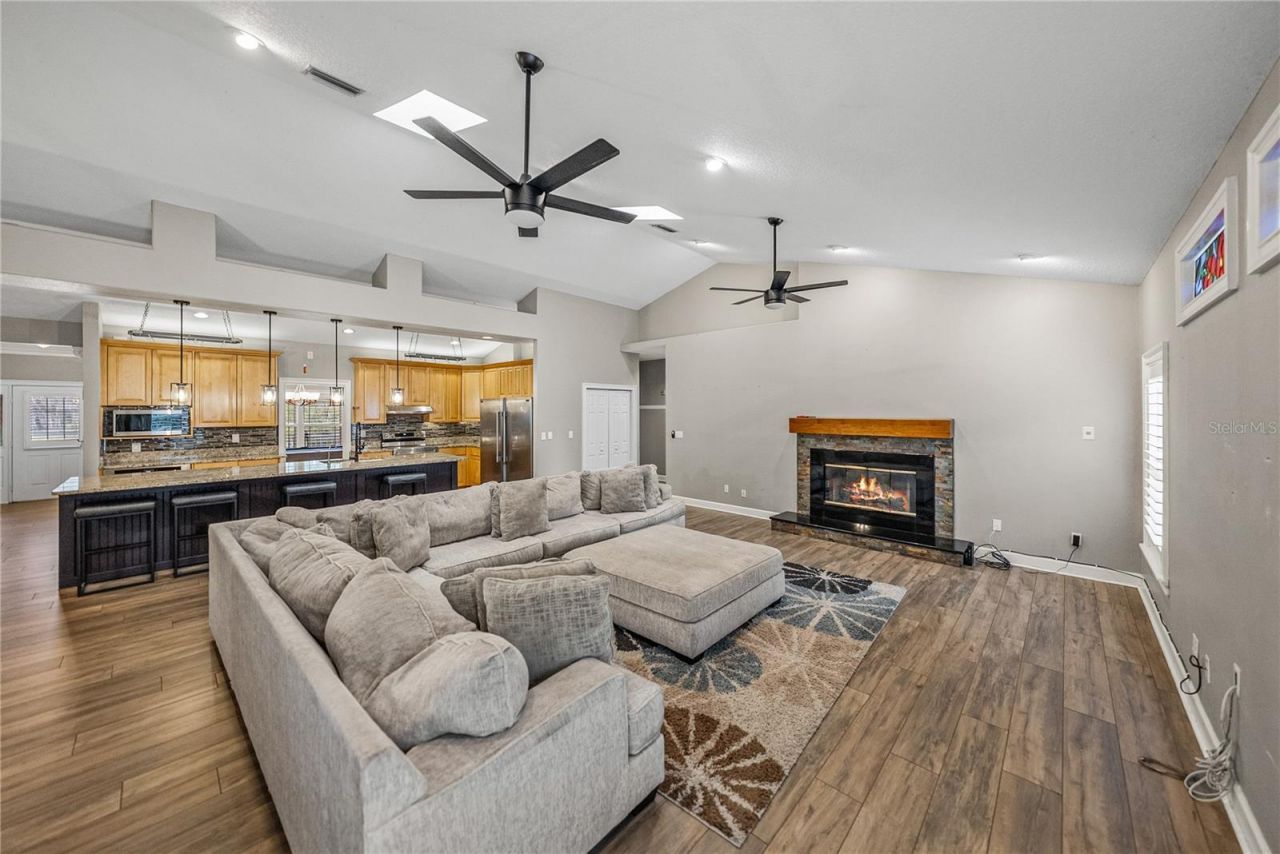 504 Covington Park Street, Seffner, FL 33584 Photo