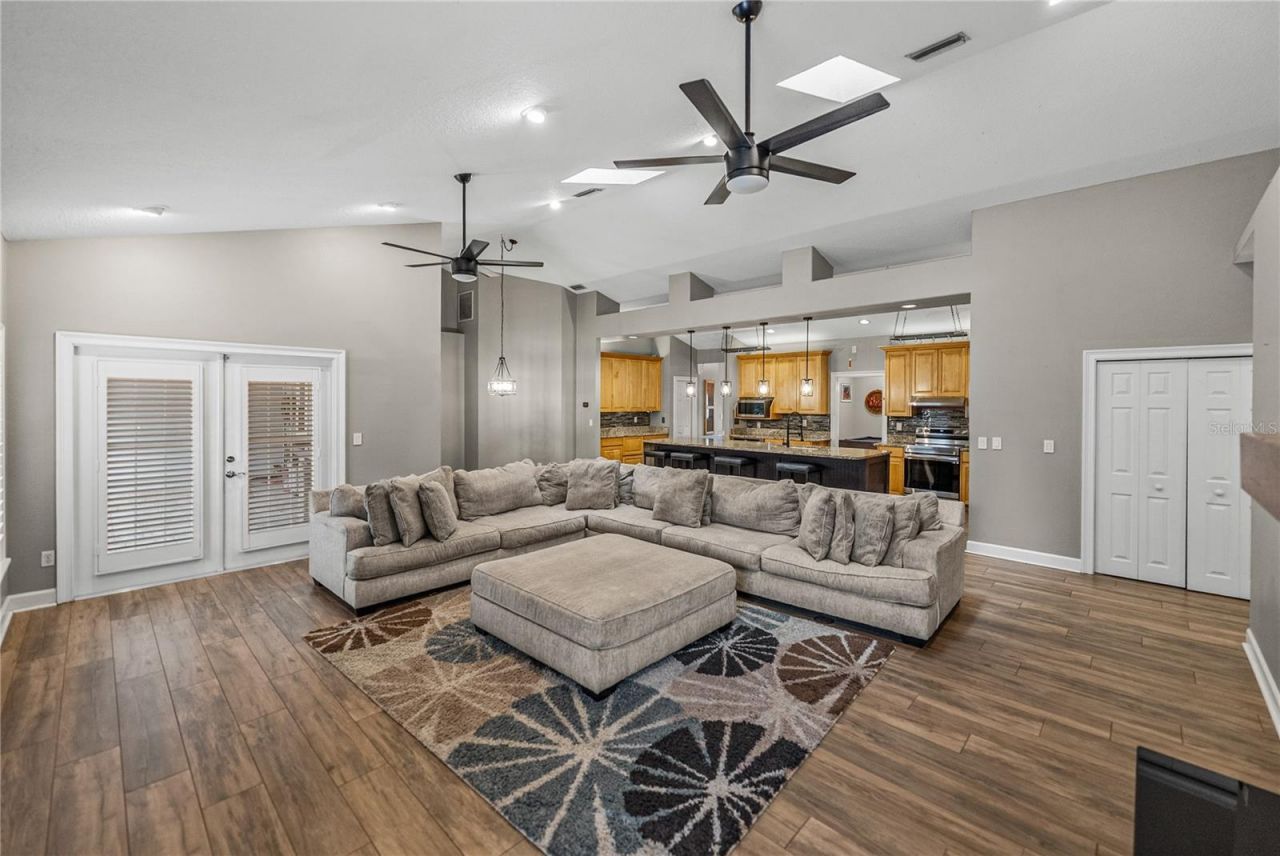 504 Covington Park Street, Seffner, FL 33584 Photo