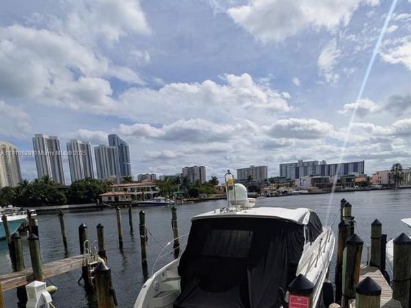 400 Sunny Isles Blvd, Sunny Isles Beach, FL 33160