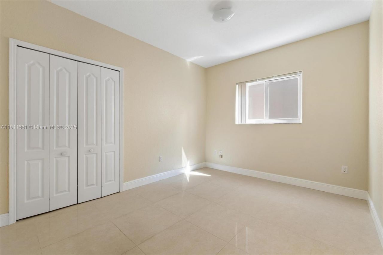 8761 NW 142nd St, Miami Lakes, FL 33018 Photo