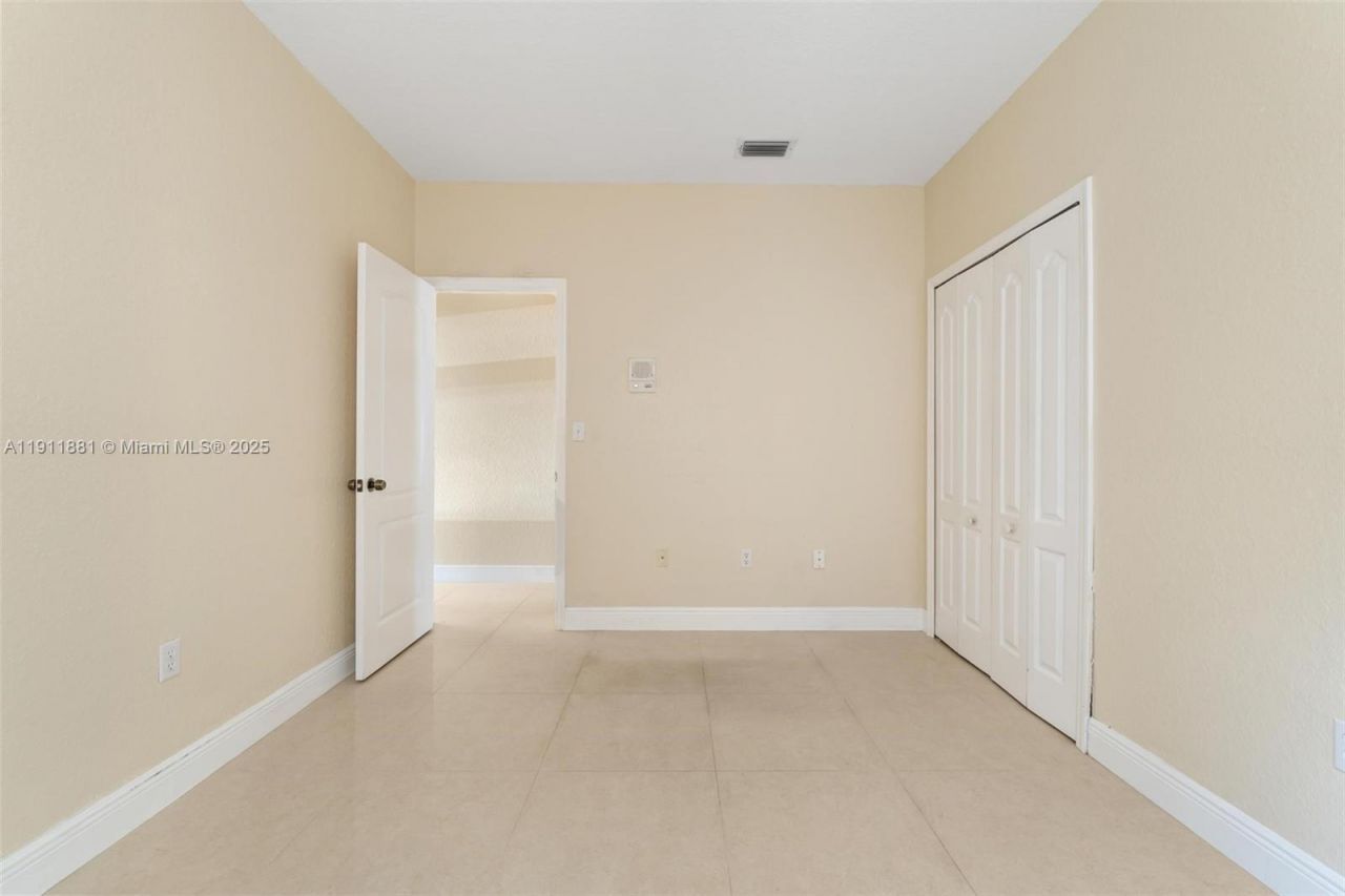 8761 NW 142nd St, Miami Lakes, FL 33018 Photo