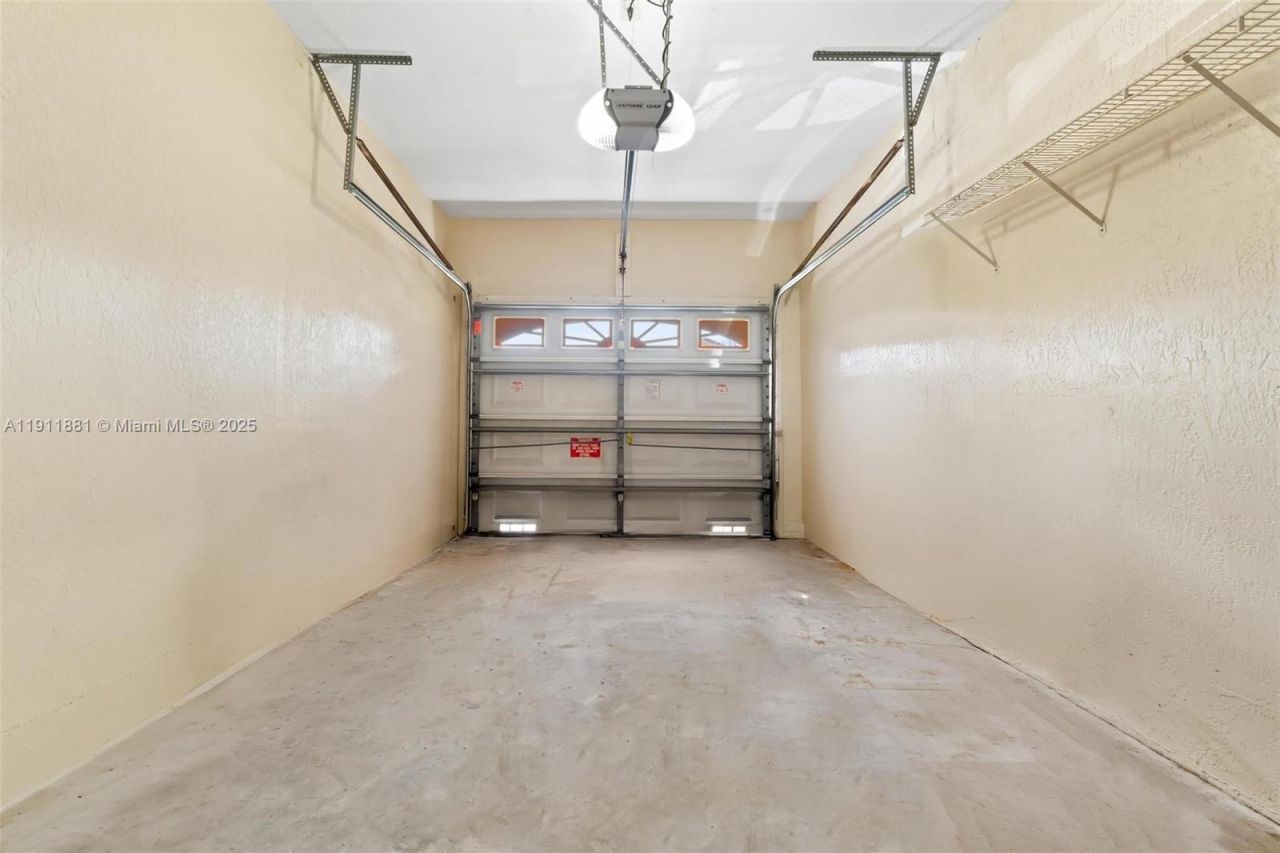 8761 NW 142nd St, Miami Lakes, FL 33018 Photo