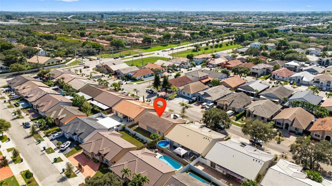 8761 NW 142nd St, Miami Lakes, FL 33018 Photo