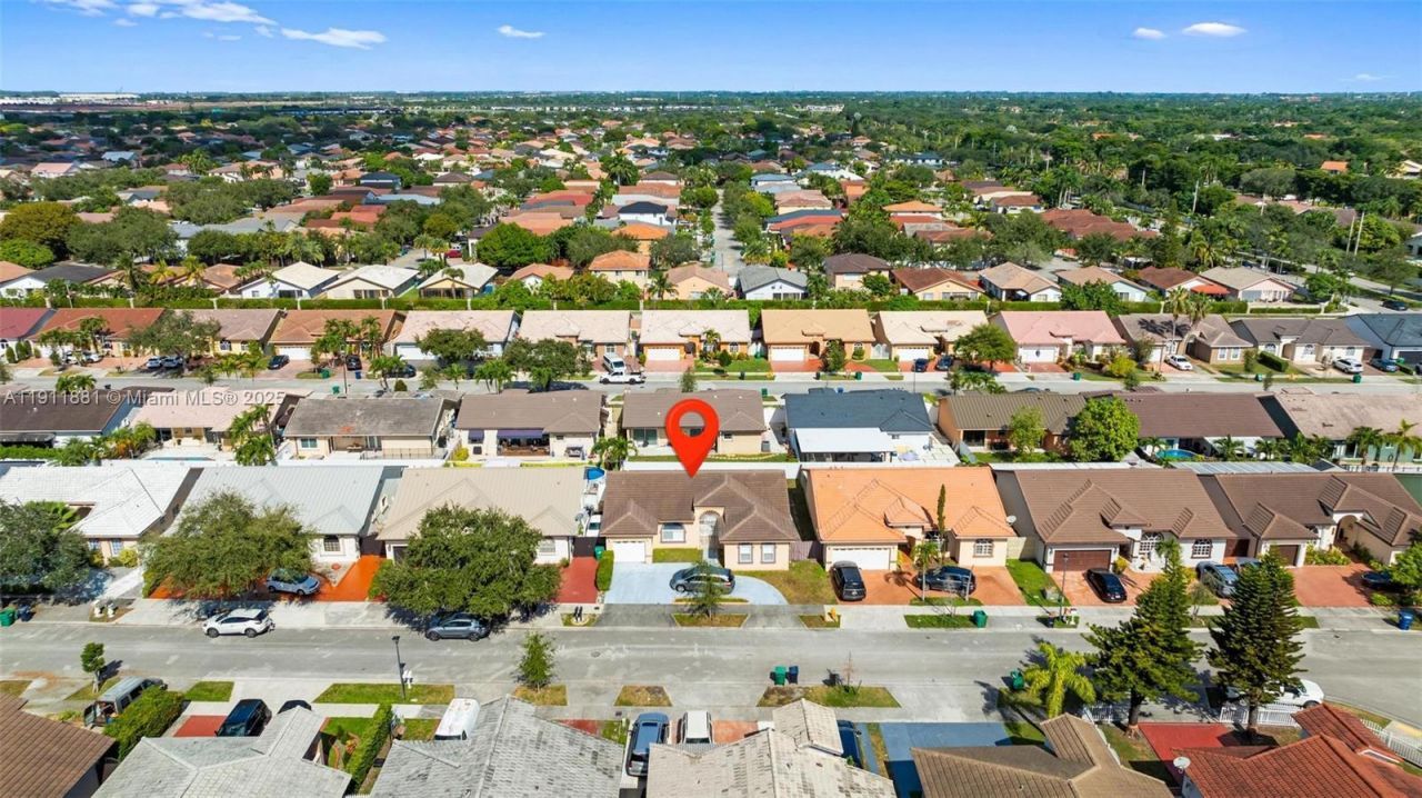 8761 NW 142nd St, Miami Lakes, FL 33018 Photo