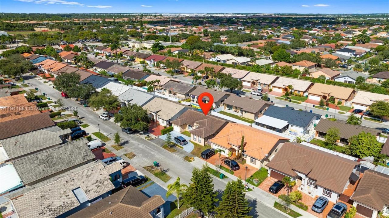 8761 NW 142nd St, Miami Lakes, FL 33018 Photo