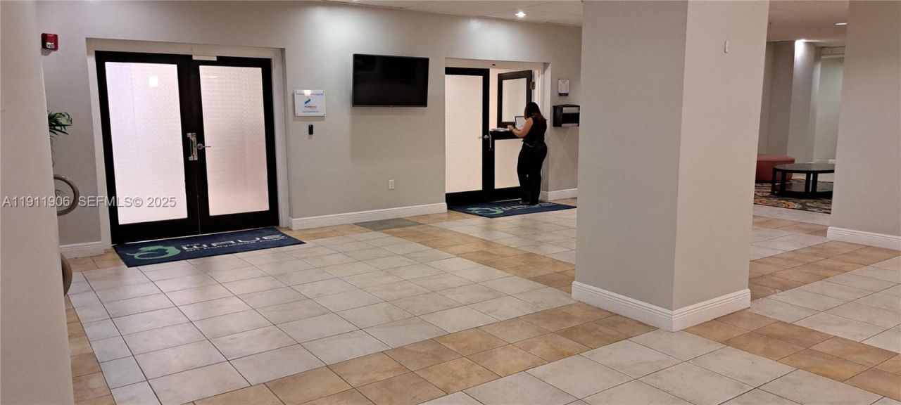 2501 S Ocean Dr, Unit PH6, Hollywood, FL 33019 Photo