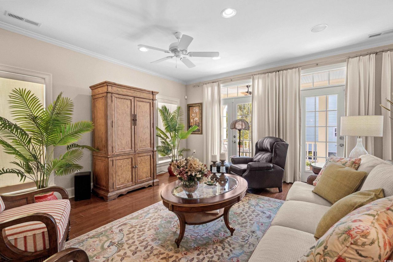 1605 Dogwood Dr. N Photo 4