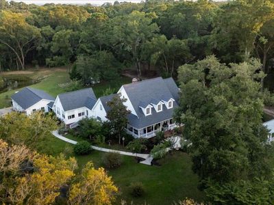 6949 Maybank Highway, Wadmalaw Island, SC 29487