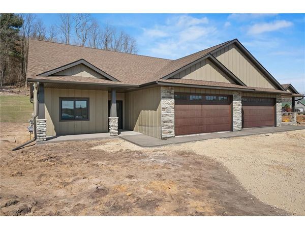 1091 Legend Lane, River Falls, WI 54022