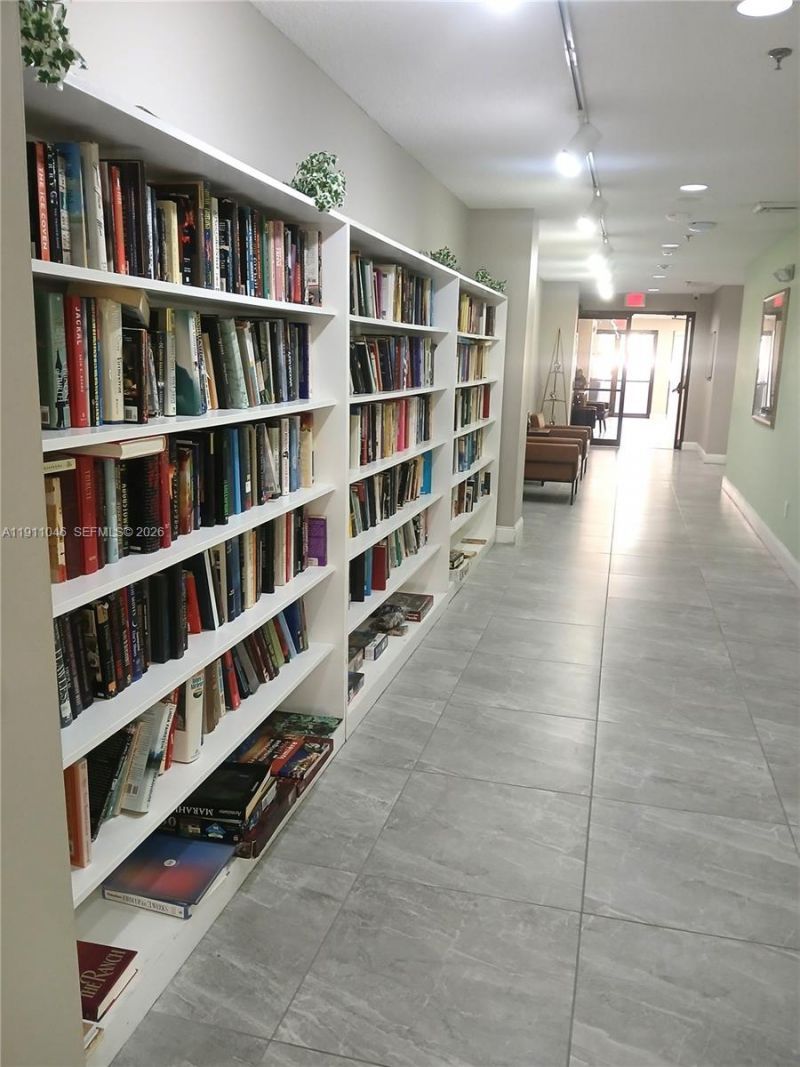 10442 Sunrise Lakes Blvd, Unit 203, Sunrise, FL 33322 Photo